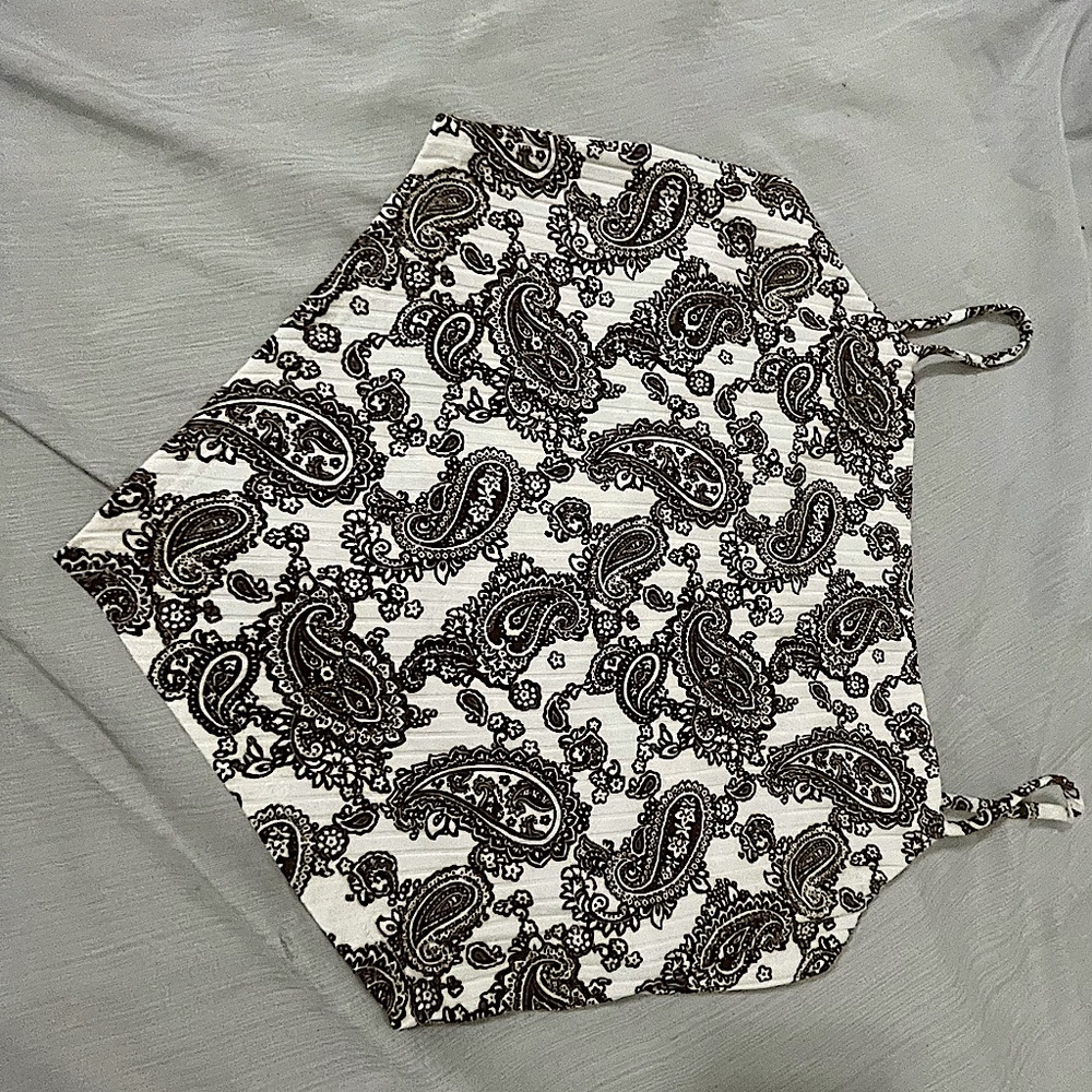 Rebellious Dreamer Paisley Brown and White Multicolor Crop Tank Bandana Look